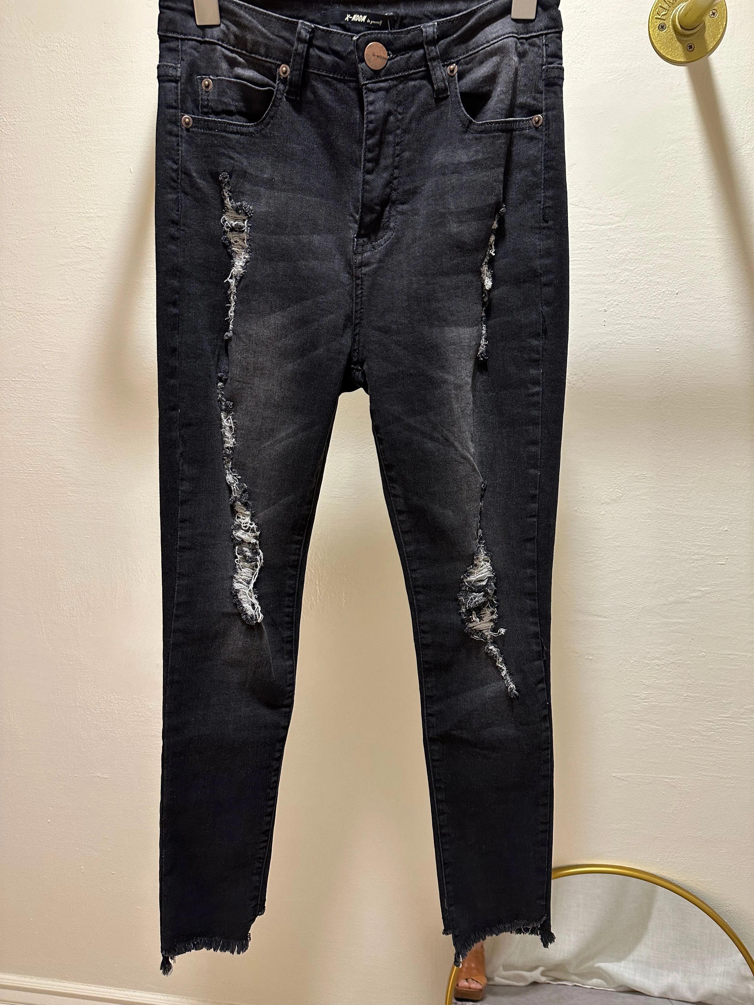 Distressed Slim Jeans