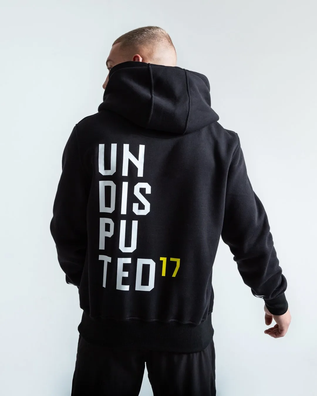 UNDISPUTED17 GRAPHIC HOODIE BLACK